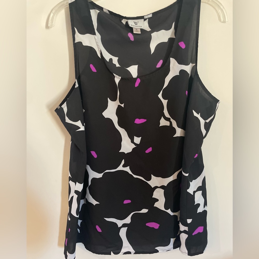 Womens black sleeveless shirt